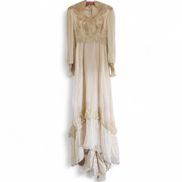 Vintage Dresses & Skirts - Vintage Victorian Ins Lace Wedding Dress + Veil Pleated Hemline Long Sleeve Gown
